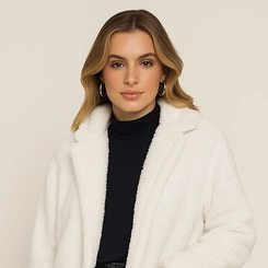 Casaco Feminino Teddy Peluciado Slim