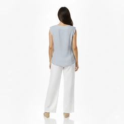 Blusa Feminina com Botão Decote V
