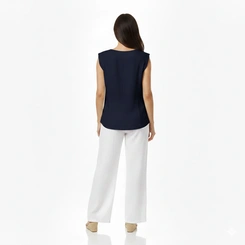 Blusa Feminina com Botão Decote V