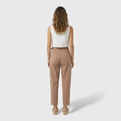 Calça Feminina em Sarja com Cinto