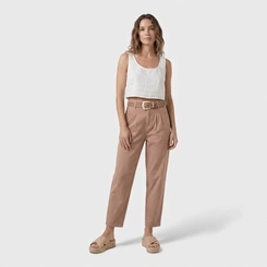 Calça Feminina em Sarja com Cinto