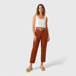 Calça Feminina em Sarja com Cinto