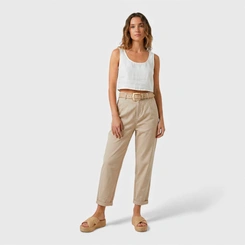 Calça Feminina em Sarja com Cinto