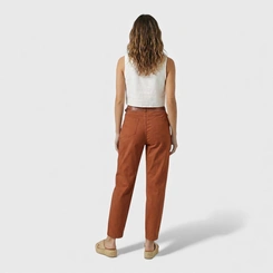 Calça Feminina em Sarja com Cinto