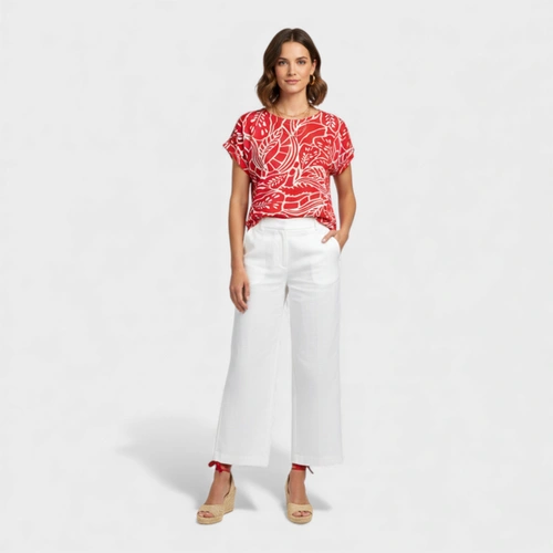 Blusa Feminina Estampada Com Detalhe Nos Ombros