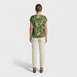 Blusa Feminina Estampada Com Detalhe Nos Ombros
