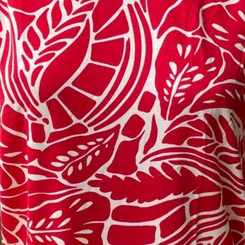 Blusa Feminina Estampada Com Detalhe Nos Ombros