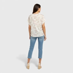 Blusa Feminina Estampada Com Detalhe Nos Ombros
