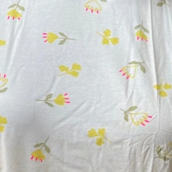 Blusa Feminina Estampada Com Detalhe Nos Ombros
