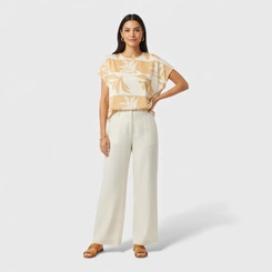 Blusa Feminina Estampada Com Detalhe Nos Ombros