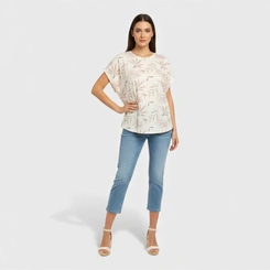 Blusa Feminina Estampada Com Detalhe Nos Ombros