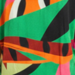 Blusa Feminina Estampada Com Detalhe Nos Ombros