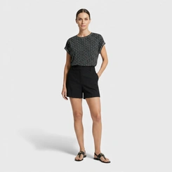 Blusa Feminina Estampada Com Detalhe Nos Ombros