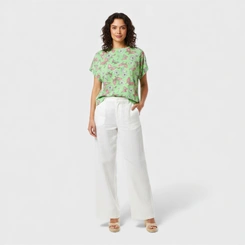 Blusa Feminina Estampada Com Detalhe Nos Ombros