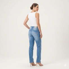 Calça Jeans Reta Feminina Azul Claro