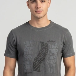 Camiseta Masculina Manga Curta Com Estampa Central Gangster