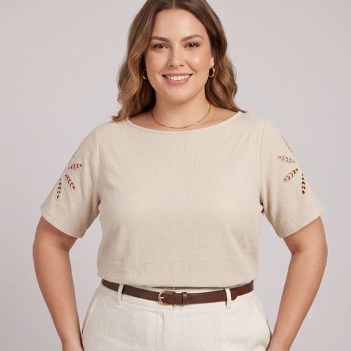 Blusa Feminina Plus Size Com Detalhes Na Manga Secret