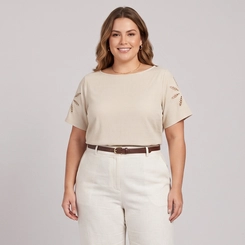 Blusa Feminina Plus Size Com Detalhes Na Manga Secret