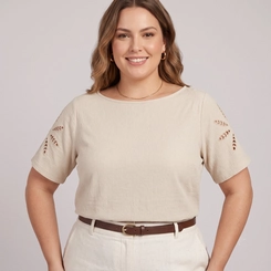 Blusa Feminina Plus Size Com Detalhes Na Manga Secret